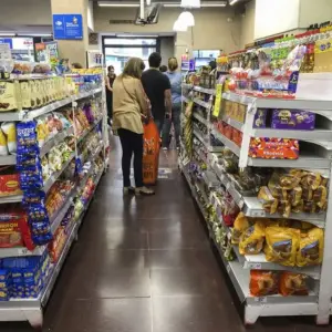 Con pocas esperanzas, los comerciantes salteños dicen: “La gente compra cada vez menos”