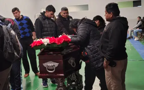 La despedida de la familia Valconte