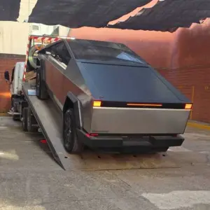 De la ostentación al ridículo: Por qué Quintar deberá remolcar su Tesla hasta Jujuy
