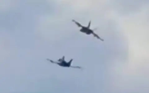Choque de dos aviones militares en EE.UU.