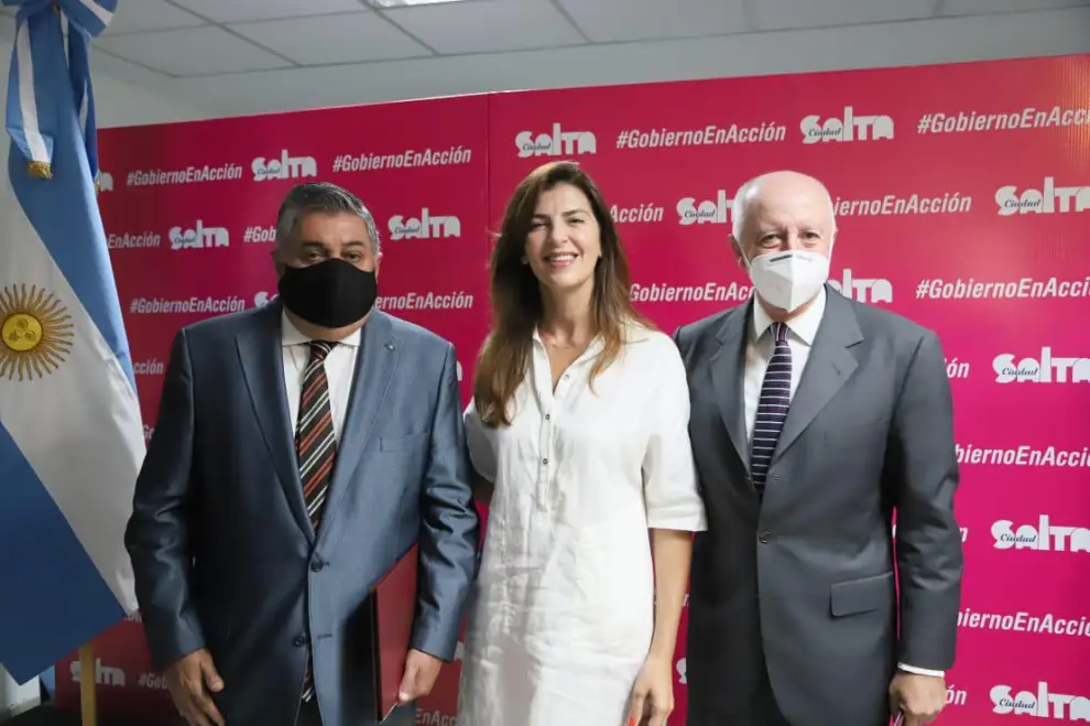Bettina Romero con José Luis Napoleón Gambetta (a su izquierda)