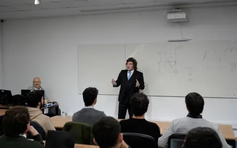 Javier Milei en la universidad de San Andrés.