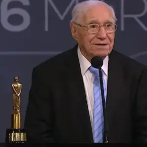 Emotivo homenaje a Enrique Macaya Márquez