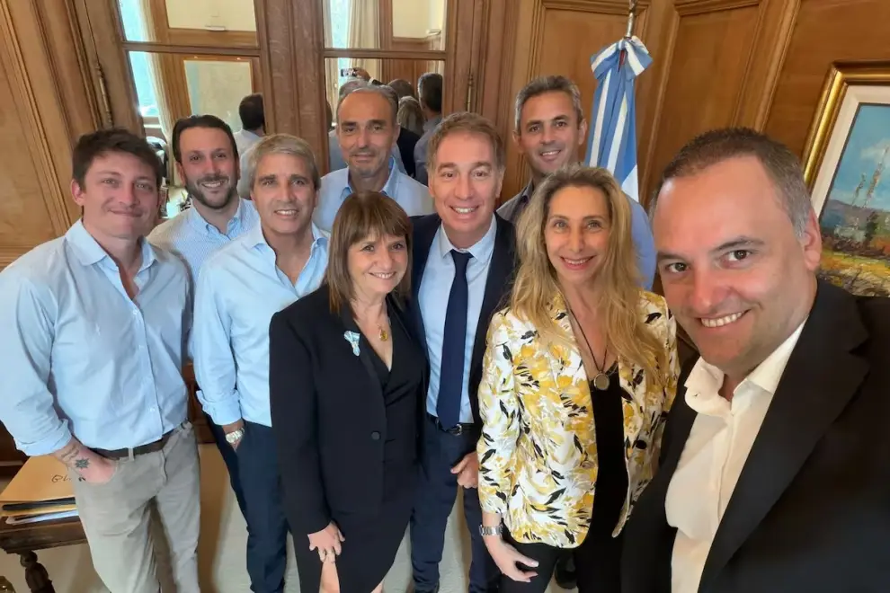 La mesa política