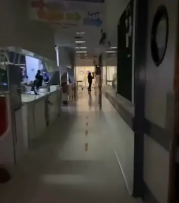 Captura de video del Materno Infantil a oscuras