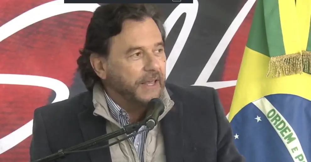 El carnaval de mayo del gobernador Gustavo Sáenz, a pura samba en un día frío y lluvioso en Salta