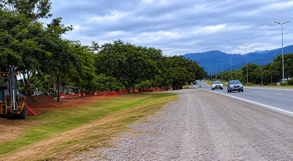 Ruta provincial 28, camino a San Lorenzo, donde se realiza la obra en las conexiones de gas