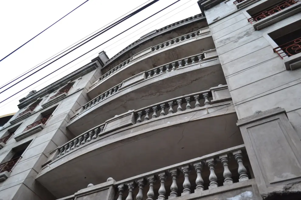 Edificio abandonado en calle Dean Funes