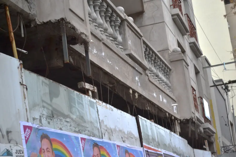 Edificio abandonado en calle Dean Funes