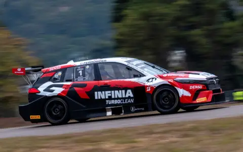 Matías Rossi, el "misil" que pasó por Salta en la clasificación del TC 2000.