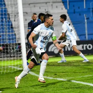 Cuando parecía derrota, apareció Birge y Gimnasia y Tiro salvó un empate agónico en el Gigante, en el clásico del norte