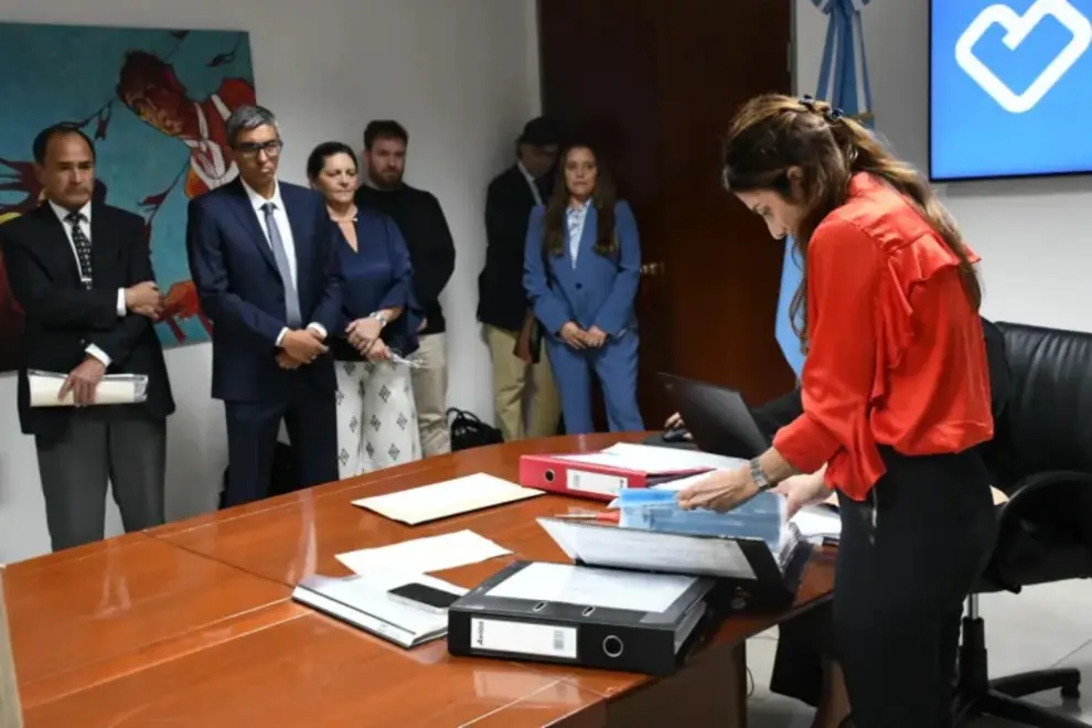 Apertura de sobres. Fuente: Municipalidad.