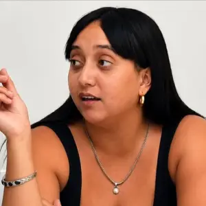 Encontraron cocaína y armas en la casa de una directora de género, está prófuga y con pedido de captura