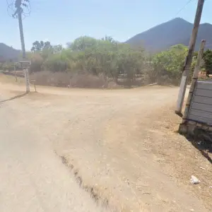 Encontraron a un hombre agonizando tirado en una zanja cerca del expeaje Aunor: murió en el hospital y se investiga qué pasó