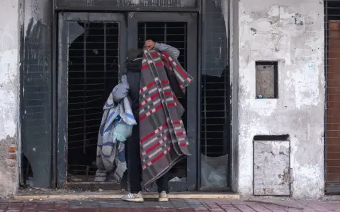 Principio de incendio en edificio abandonado (PAMI)