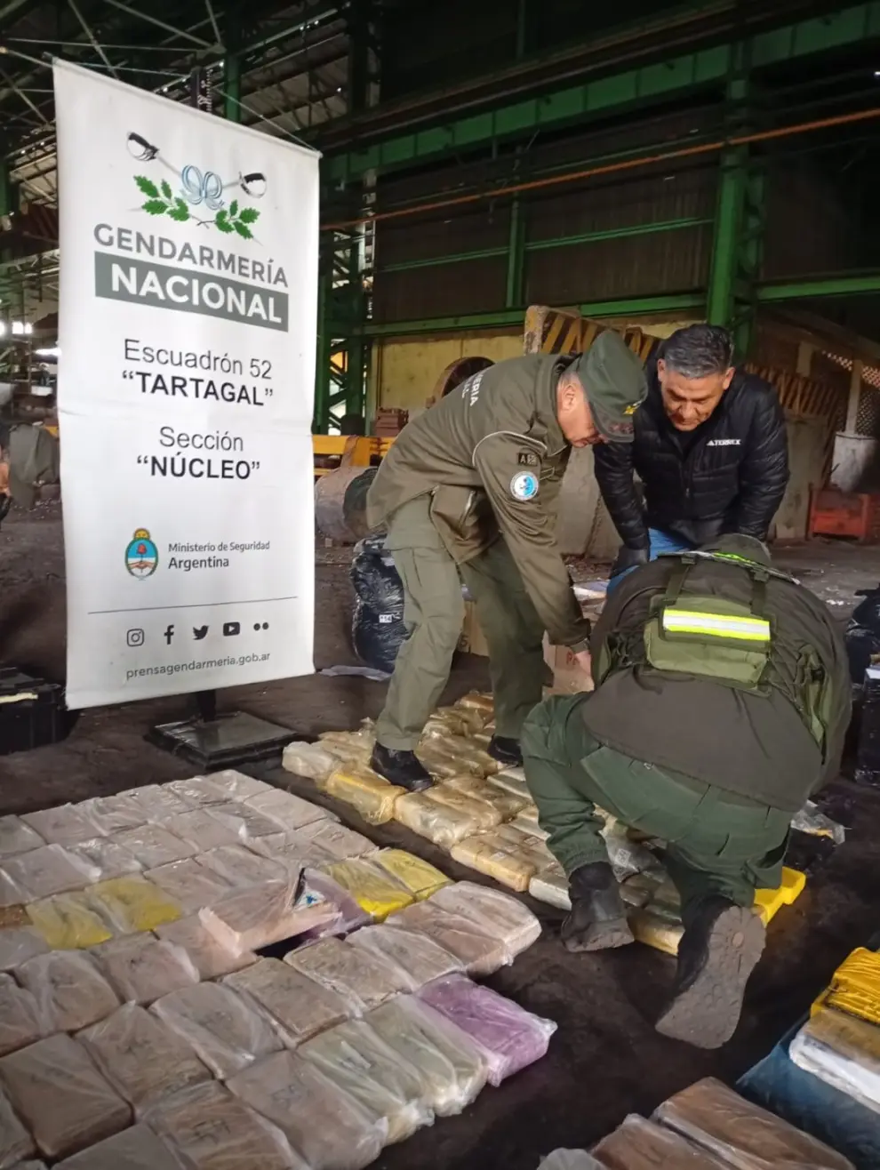 Quemaron más de tres toneladas de droga en Jujuy secuestrada en Salta.