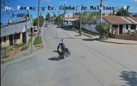 El momento del impacto de las motos en Rosario de la Frontera