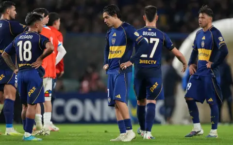Boca acumuló un nuevo papelón en La Bombonera y la gestión Riquelme es cada vez más repudiada.