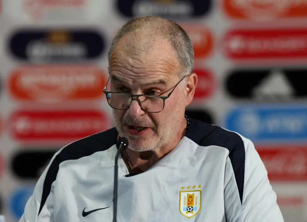 Marcelo Bielsa y una actuación memorable en la presentación de la lista de convocados de Uruguay para el Mundial 2026.