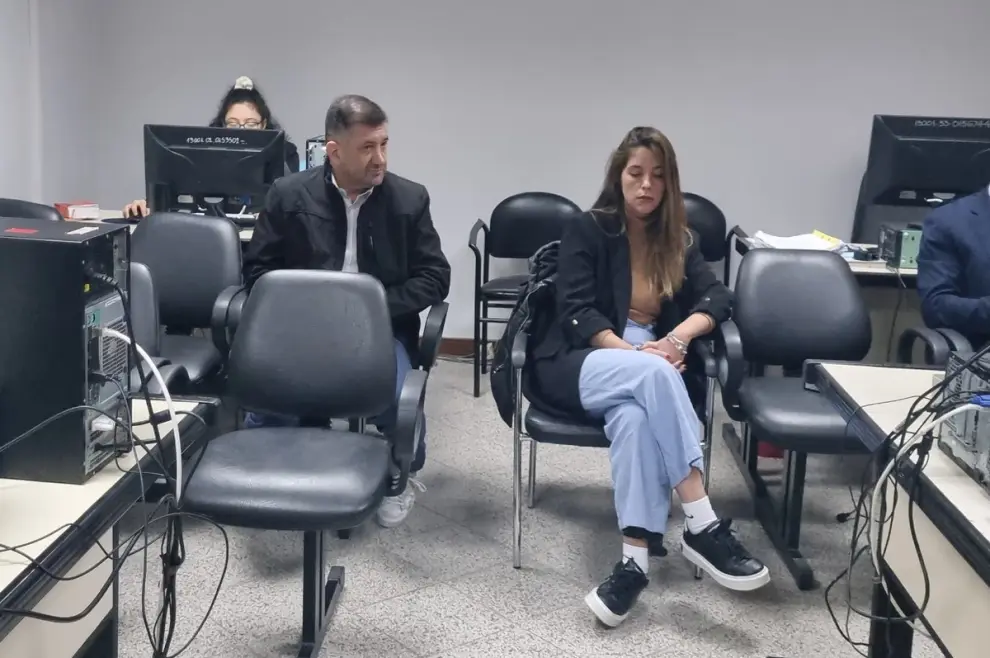 Kueider y su pareja detenidos.