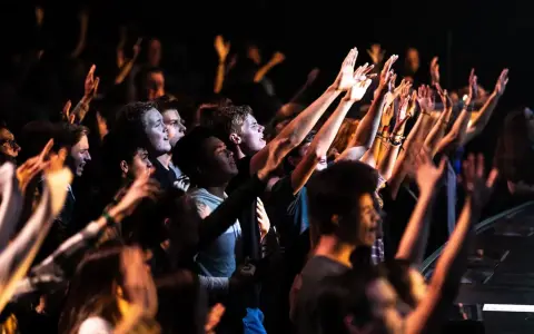 El evangelismo gana terreno en la población más joven.