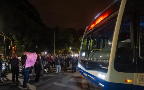 Sentada de Estudiantes autoconvocados el lunes en Mitre y Entre Ríos 