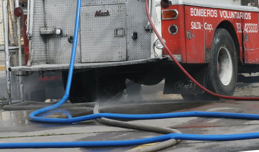Bomberos voluntarios en Salta
