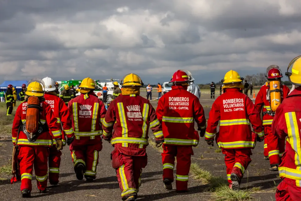 Bomberos voluntarios en Salta