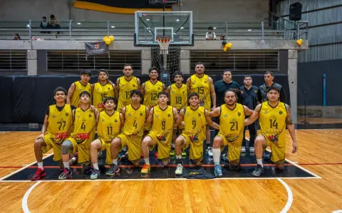 El plantel de los Julianos en el Torneo Fedreal.