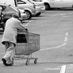 Todo para atrás: Continúa la caída de ventas en supermercados, autoservicios mayoristas y centros de compras