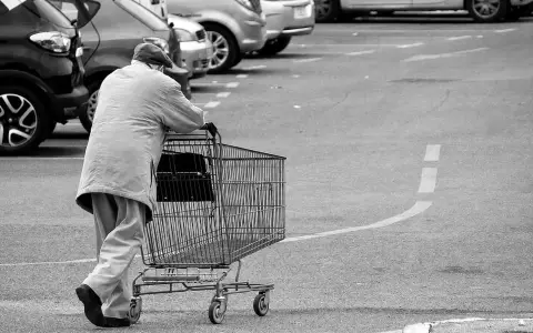 El consumo en supermercados volvió a retroceder en la provincia y alcanzó su nivel más bajo de los últimos siete años.