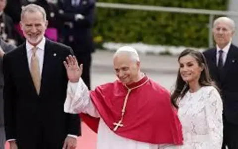 El Papa visita España.
