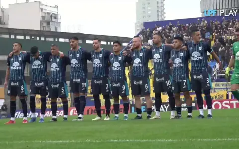 El ascenso homenajeó al Indio Solari, como en la goleada de Atlanta 3-0 al lobo jujeño en el choque de punteros.
