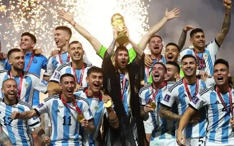La coronación de Argentina como campeona del Mundo tras la recordada final con Francia en Qatar 2022.