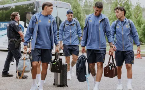 Así llegaba la Selección argentina a Auburn, en el estado de Alabama, donde enfrentará a Islandia en la última prueba antes del Mundial.