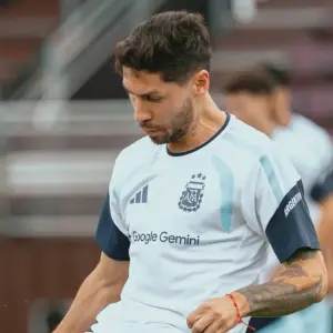 Scaloni tuvo una reunión clave y a solas con Montiel: cuál es su situación en la lista de la Selección