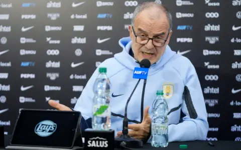 Marcelo Bielsa en conferencia de prensa