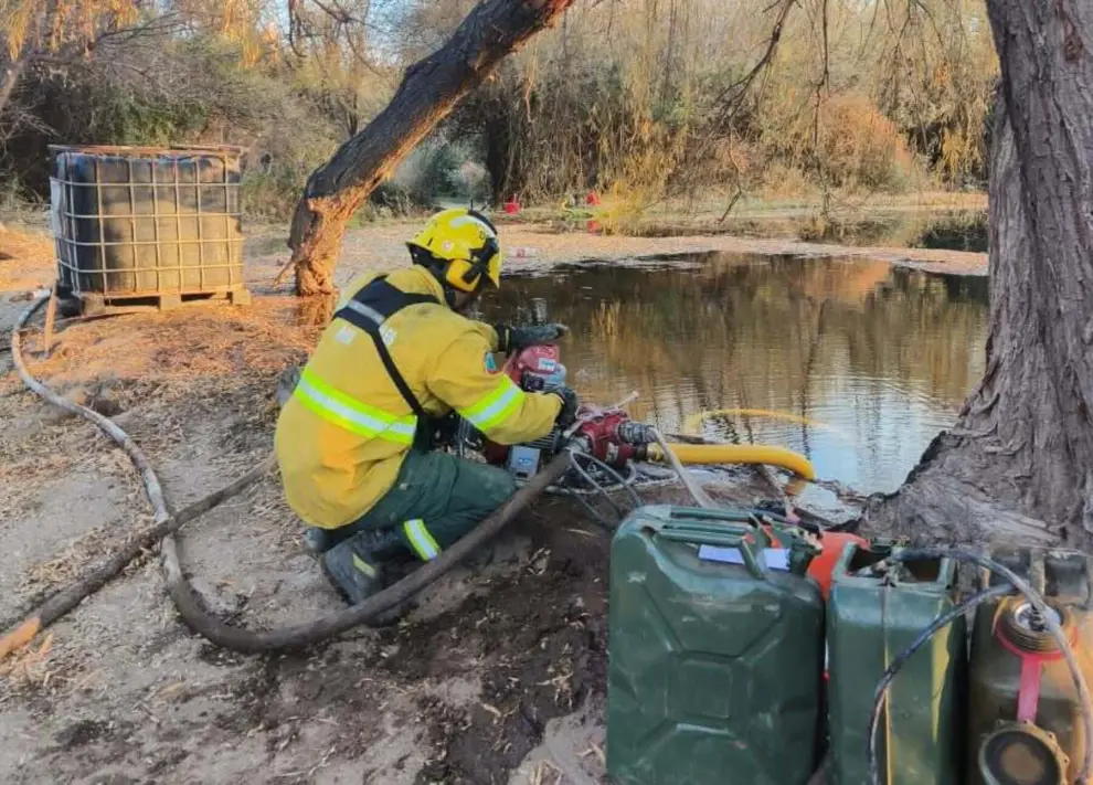Conectaron bombas de agua para tener suministro necesario para sofocar el fuego