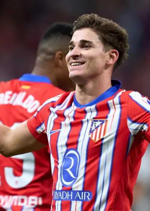 Mientras Julián se divierte con la Selección, en España el Atleti se divierte con el Madrid
