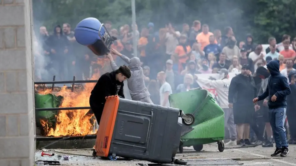 reino-unidos-protestas-derechapng