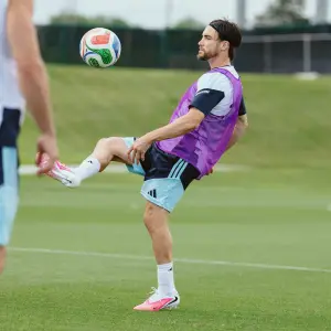 Alerta en la Selección: Tagliafico y Nico González no llegarían al debut en el Mundial frente a Argelia