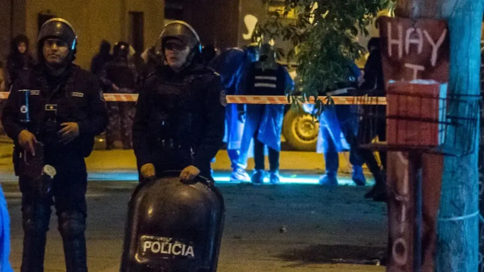 Se investiga el caso, mientras la sospechosa recibió el beneficio de la domiciliaria.