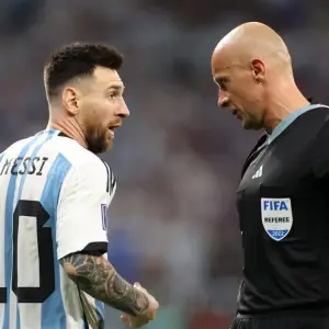 El árbitro del debut de la Argentina en el Mundial 2026 es un viejo conocido de la Selección