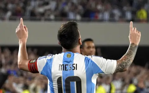 Lionel Messi rememoró sus dos décadas en la Selección argentina a horas de debutar en su sexto mundial.
