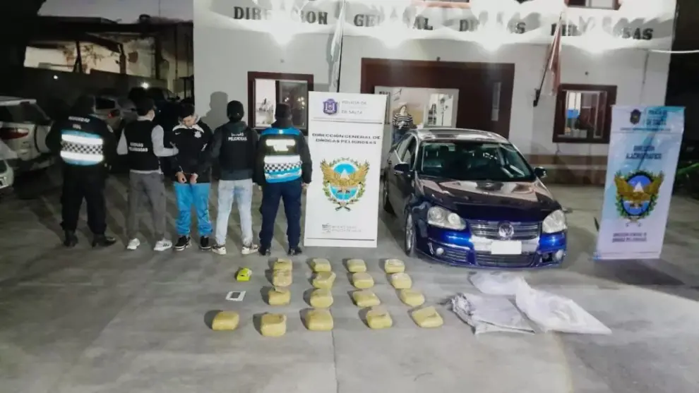 Operativo Antidroga de la Policía de Salta, con más de 200 kilos de droga y dos detenidos