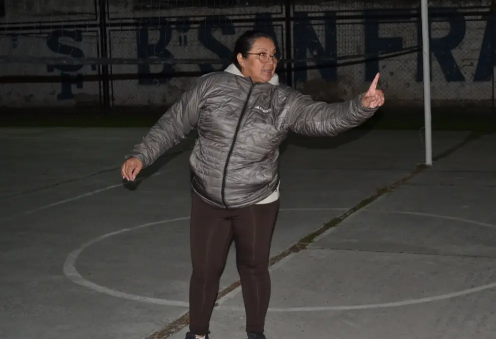 Susana Cruz dando indicaciones en pleno entrenamiento