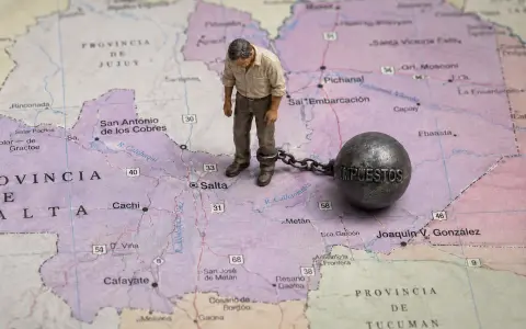 Salta capital acumula 77 impuestos entre nacionales, provinciales y municipales.