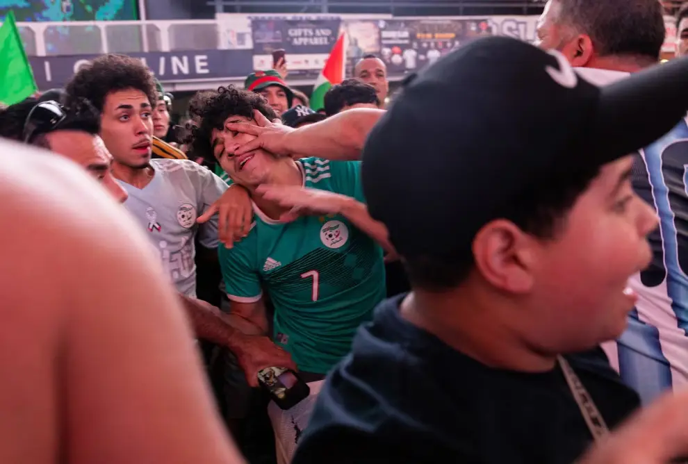 Hubo incidentes entre hinchas de Argentina y Argelia