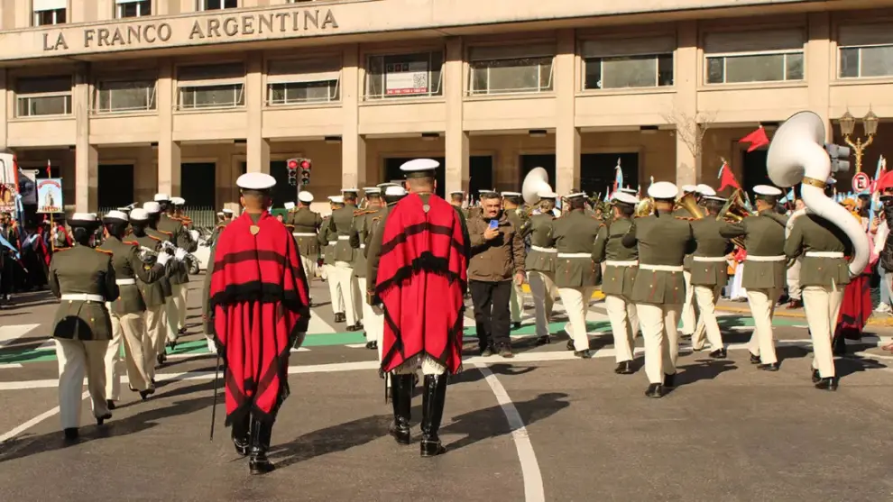 Homenaje al General Martín Miguel de Güemes en Plaza de Mayo
