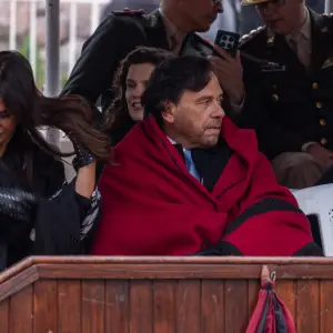 La llamativa postal que dejaron Gustavo Sáenz y Elena Cornejo durante el desfile en honor a Güemes